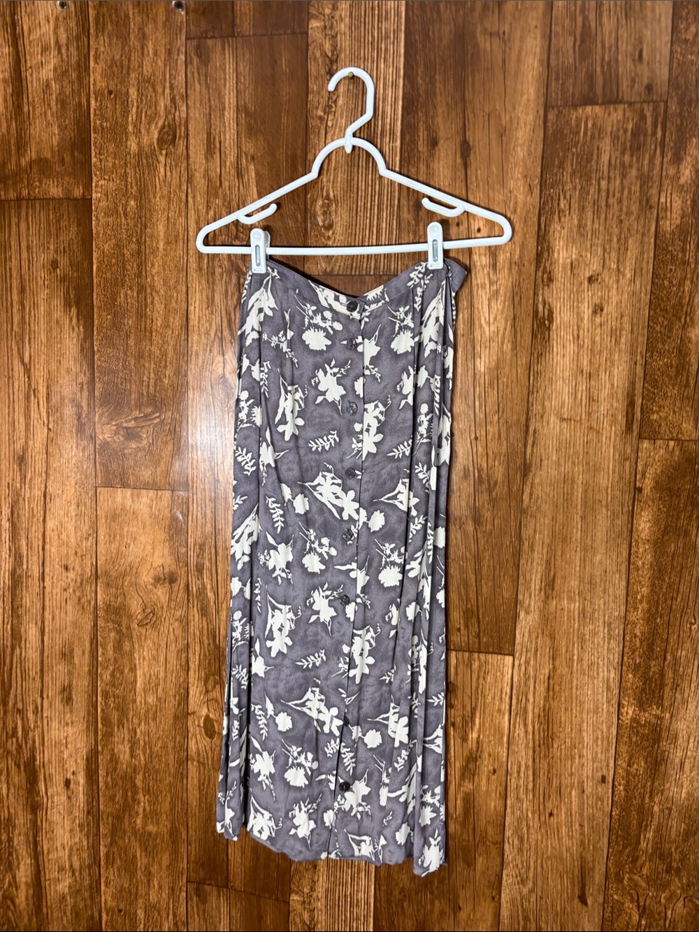 kathy ireland Gray and Ivory Floral Maxi Skirt